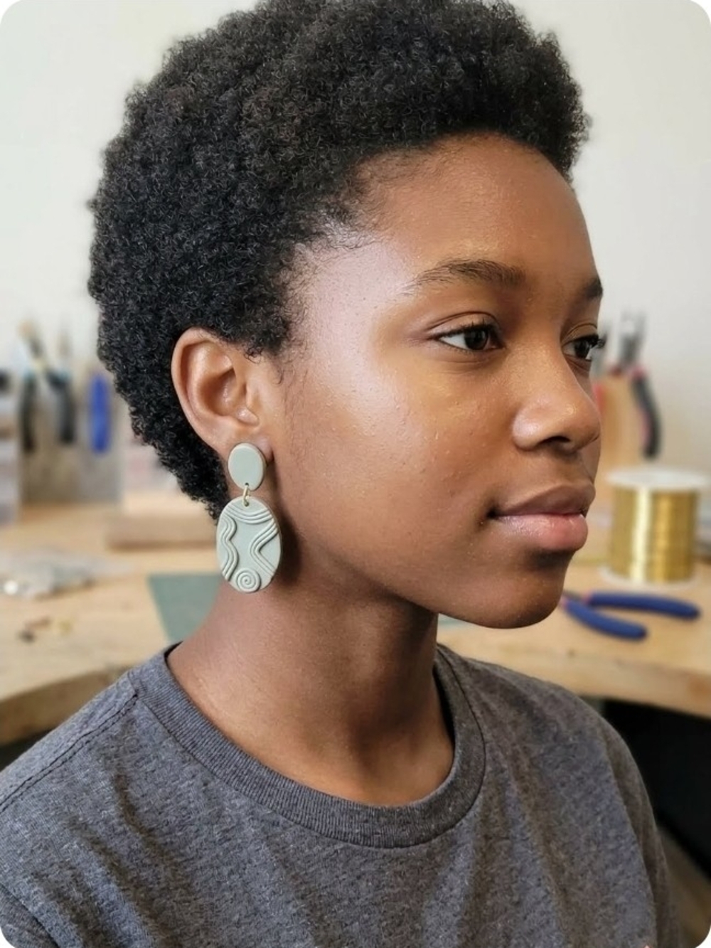 Sage Green Wave Drop Earrings — Modern Lightweight Style